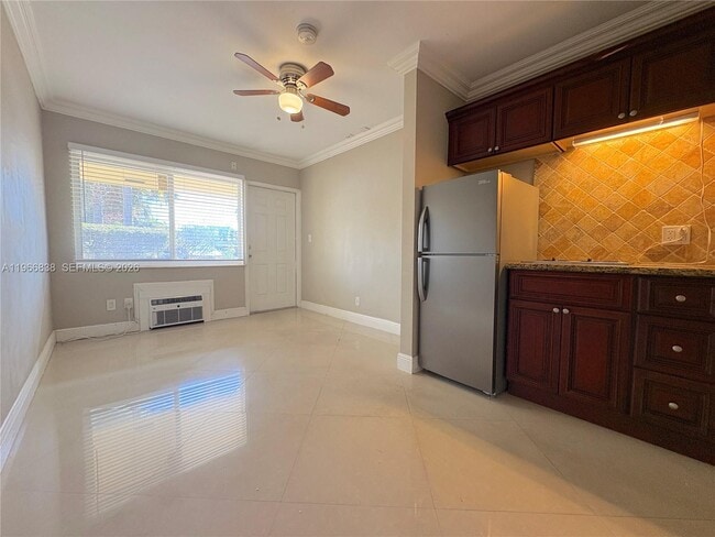 Building Photo - 2901 Middle River Dr