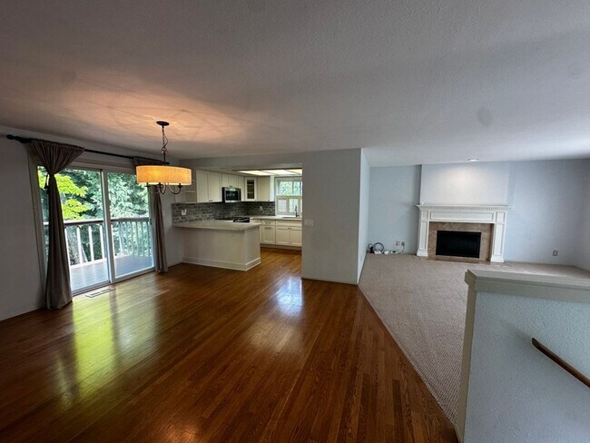 Building Photo - 3Bd/2.5Ba Sammamish House