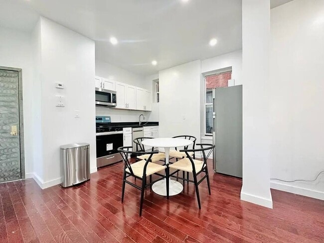 Foto del edificio - Crown Heights Room, HDTV, 24 min to Manhattan #537