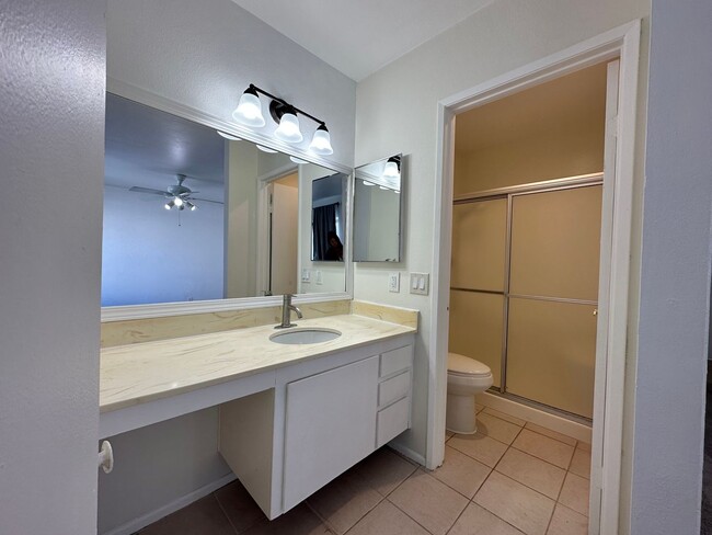 Foto del edificio - $500 OFF FIRST MONTHS RENT! 3 Bedroom Cond...