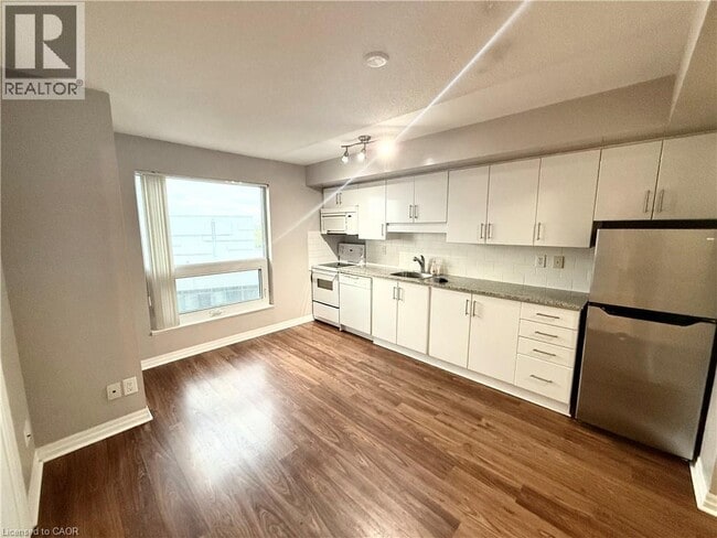 Photo du bâtiment - 30 Herons Hl Wy