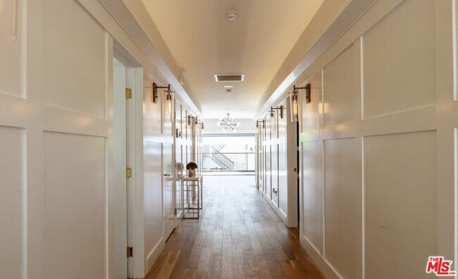 Building Photo - 1524 N Sierra Bonita Ave