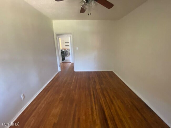 Building Photo - 2 br, 1 bath Apartment - 4963 Botanical Ave