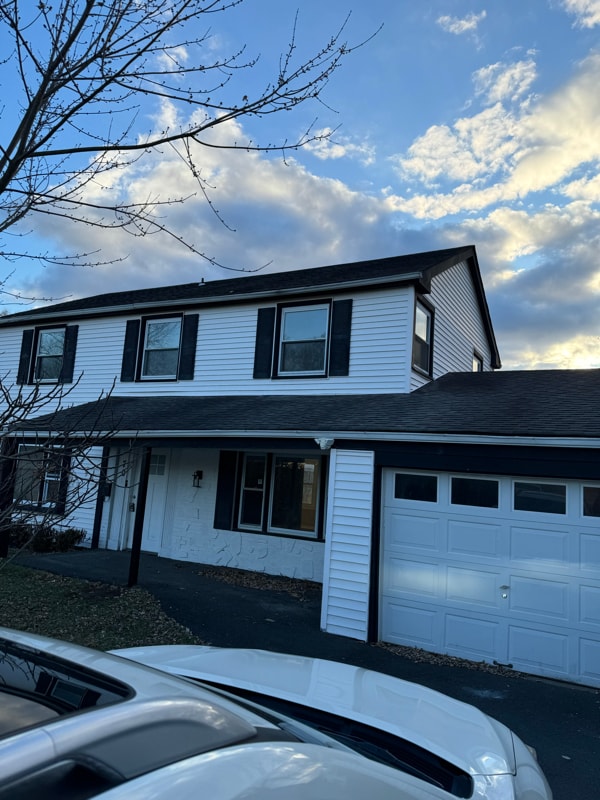 Building Photo - 70 Berkshire Ln