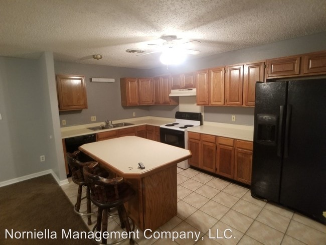 Building Photo - 2122 Loy Lake Rd