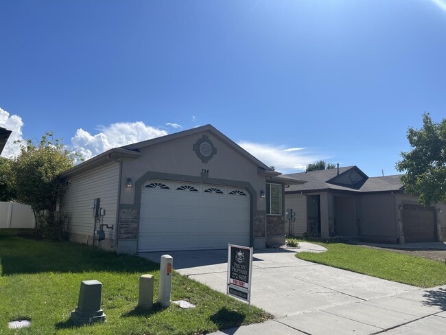 Photo - 754 N Bradford Dr House