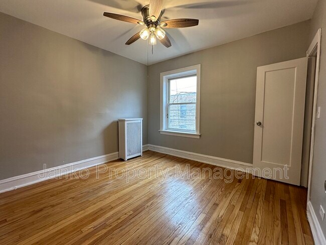 Foto del edificio - 625 E 80th St