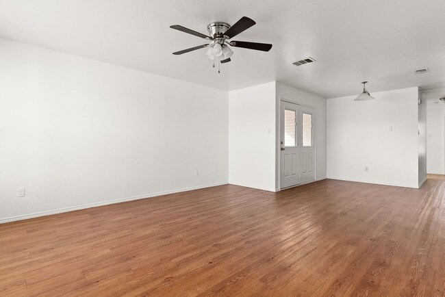 Foto del edificio - 6211 Temora Loop