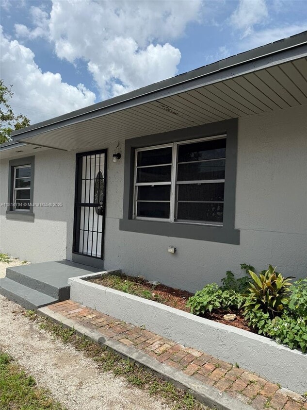 Primary Photo - 740 NW 100th St