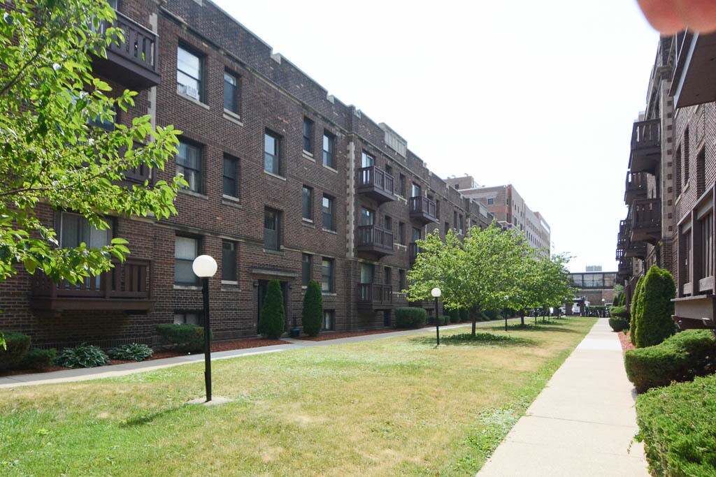 3036 N Halsted St Unit 1B, Chicago, IL 60657 Condo for Rent in Chicago, IL