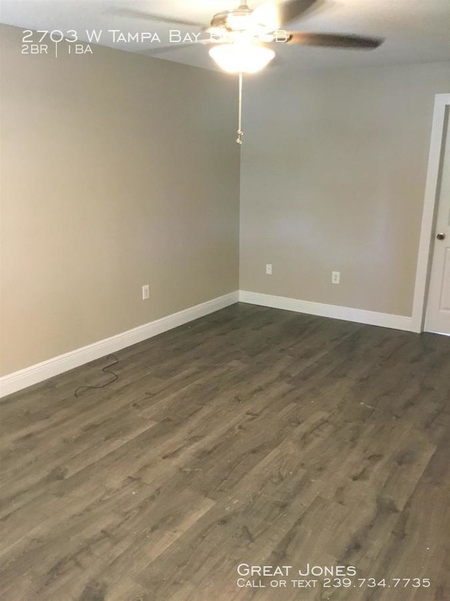 Foto del edificio - BEAUTIFUL RENOVATED 2/1 APARTMENT!