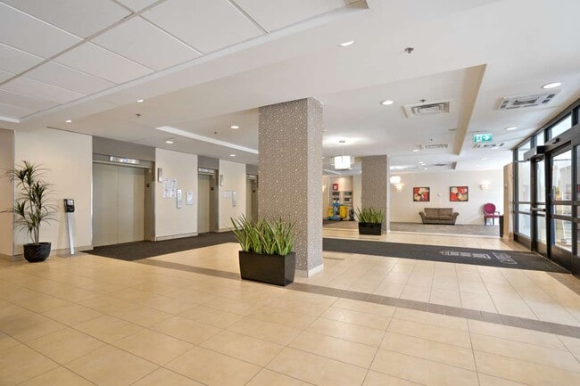 Building Photo - Red Top Tower Apartments