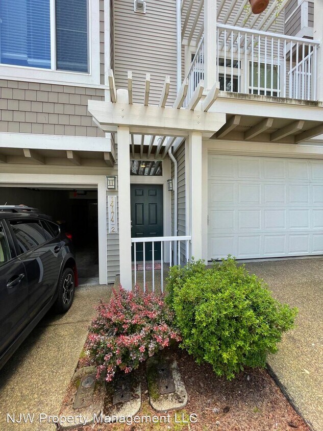 Primary Photo - 2 br, 2.5 bath House - 14174 SW Barrows Rd #2