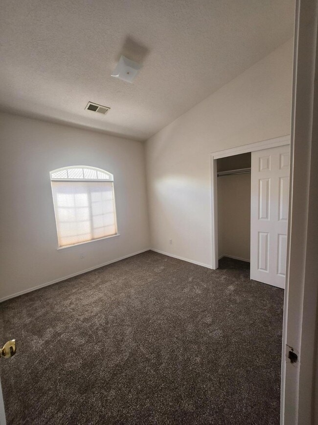 Building Photo - 1604 Gale Ct NW