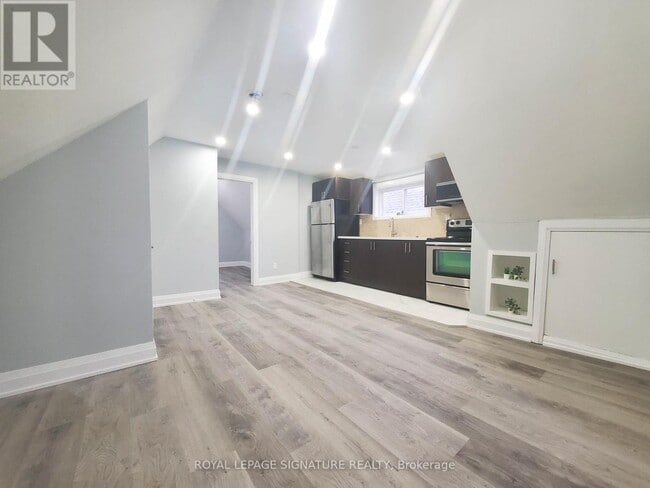 Building Photo - 77 Victoria Ave N