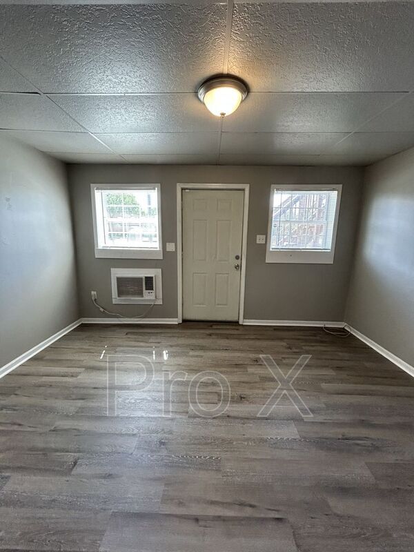 Foto del edificio - 1409 S Broadway St
