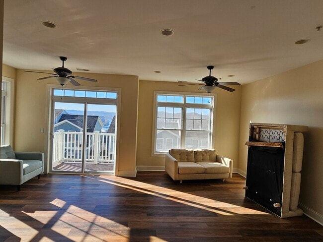 Building Photo - 11 Old Golden Blue Ln Building Photo - 11 Old Golden Blue Ln