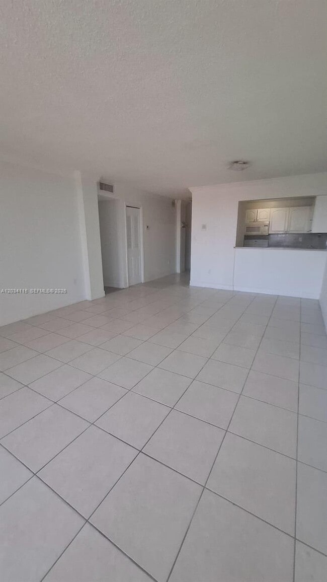 Building Photo - 6940 Miami Gardens Dr