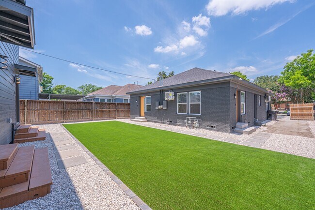 Foto del edificio - 4202 Clay St