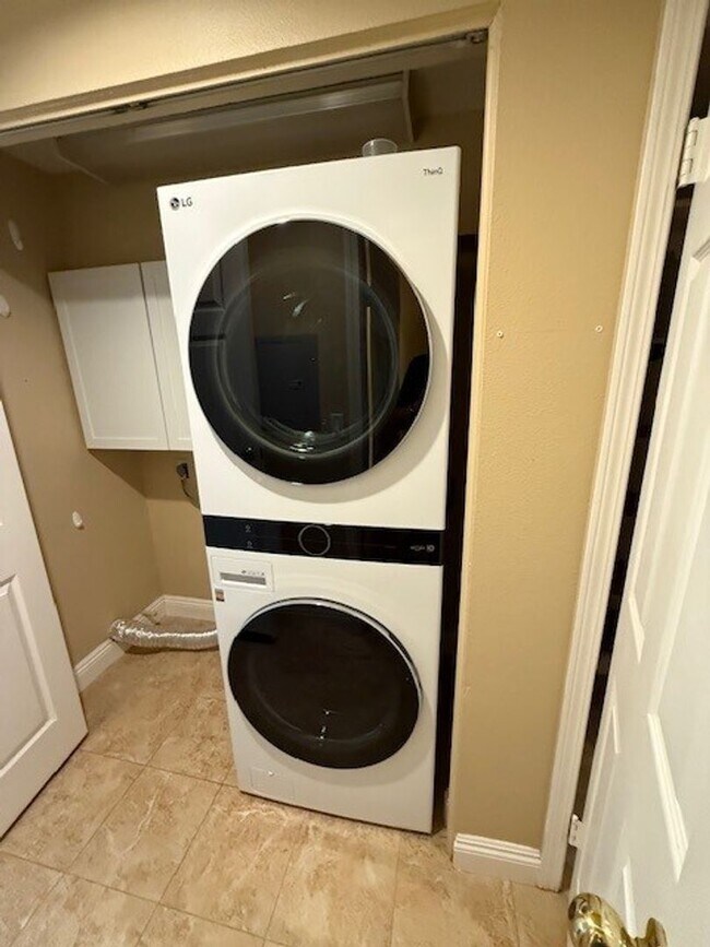 Foto del edificio - Nice Pleasanton home with great location