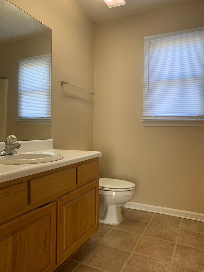 Foto del edificio - Courtyard Condominiums 14 & 16