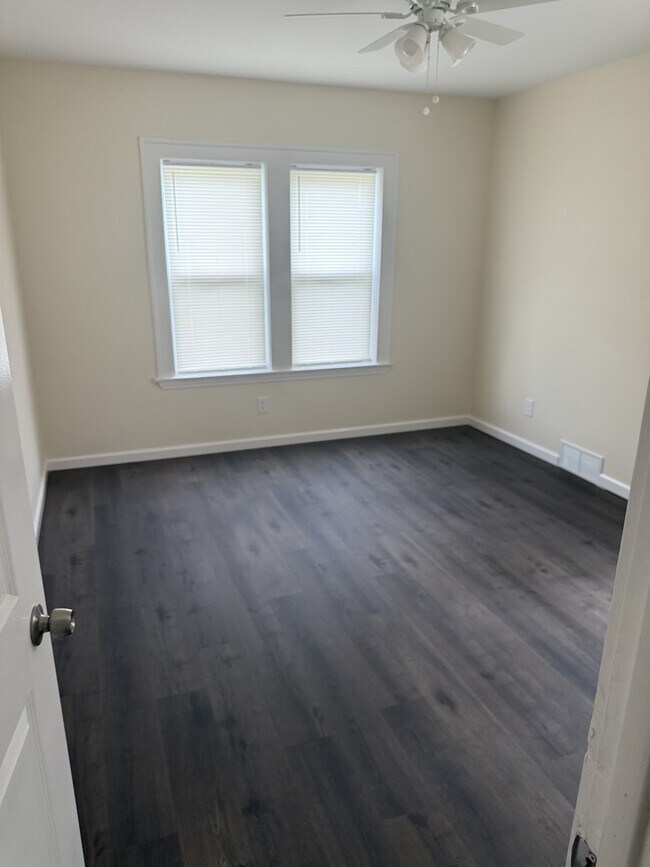 Building Photo - 701 E Judson Ave