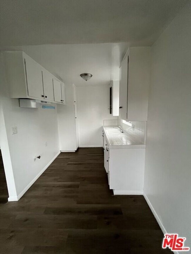 Foto del edificio - 825 E 28th St