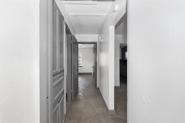 Foto del edificio - 4203 Hirsch Rd