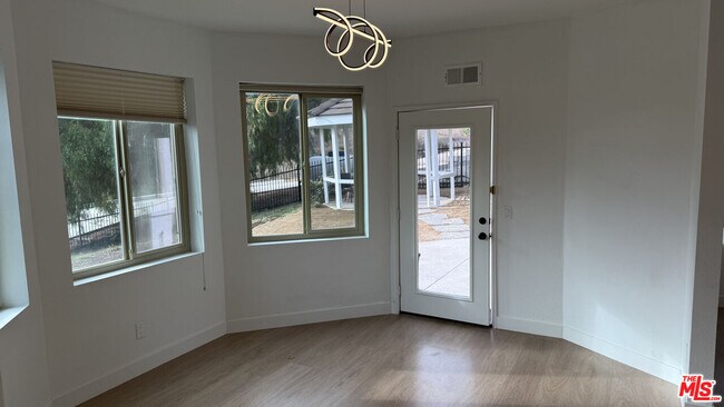 Foto del edificio - 24228 Dry Canyon Cold Creek Rd