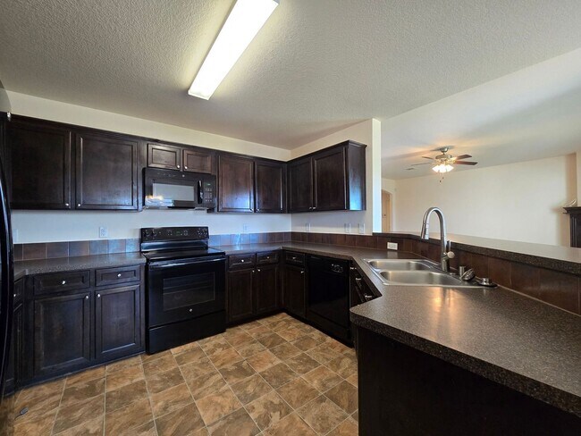 Building Photo - $250 OFF YOUR 1ST FULL MONTH RENT - AVAILABLE NOW!
