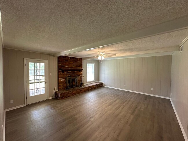 Foto del edificio - Newly Renovated 4 BR/2.5 BA  in the Heart ...