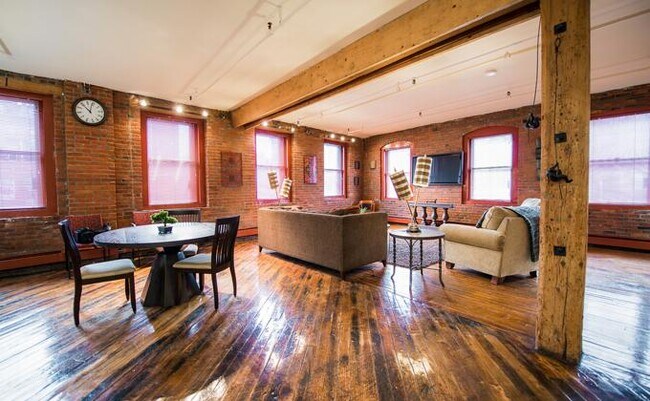 Building Photo - 785 Tremont St