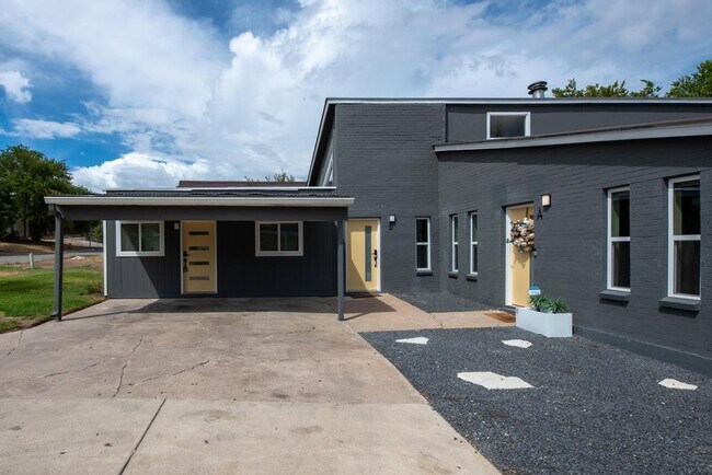 Foto del edificio - 1805 Briar Hill Dr