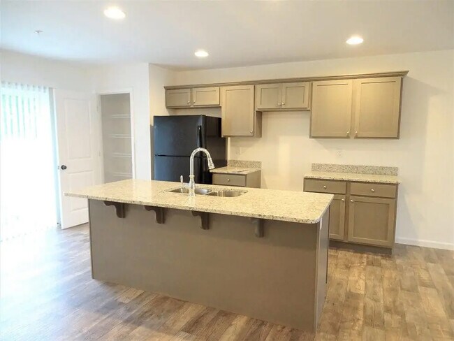 Foto del edificio - 434 Masonic Dr