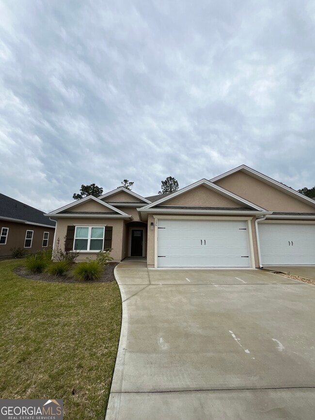Building Photo - 126 The Villas Wy