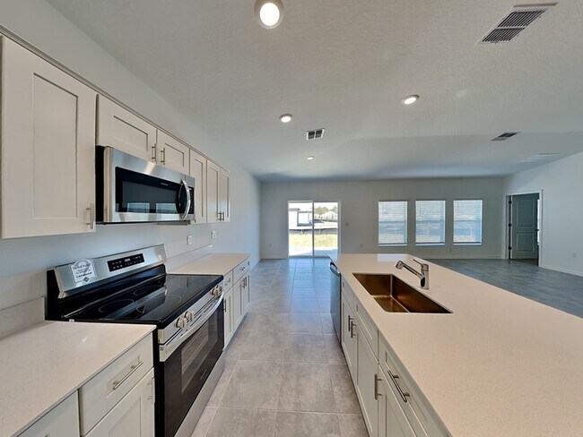 Building Photo - 4788 Cloister St