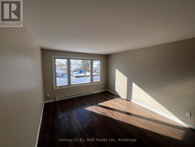 Photo du bâtiment - 520 High St