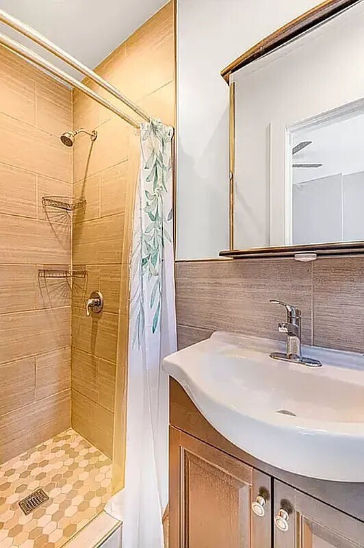 Foto del edificio - 448 W 46th ST