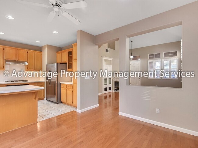 Building Photo - Bright 3 Bed, 2.5 bath, 1536 Sq Ft near Mo...