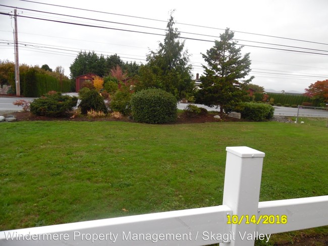 Building Photo - 16514 Peterson Rd