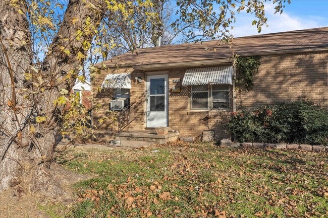 Building Photo - 4504 Drexel Ave