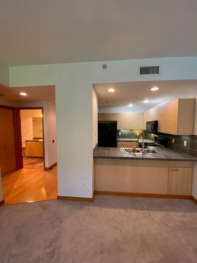 Foto del edificio - Charming 1 bdrm 1 bath Condo in Downtown Vancouver