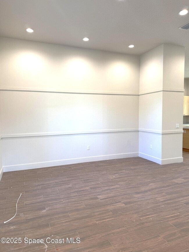 Foto del edificio - 2801 Edington Dr
