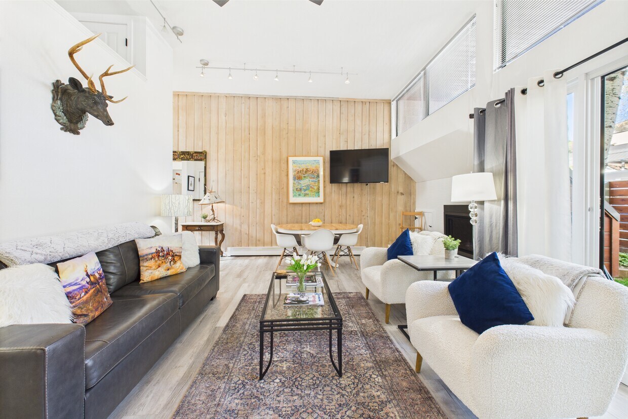 Foto principal - 311 S Aspen St