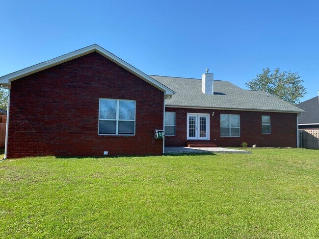 Building Photo - Spacious 3Bed/2Ba Brick Home in Established Neighborhood w/Easy Access to Everything! *SPECIAL: 1...