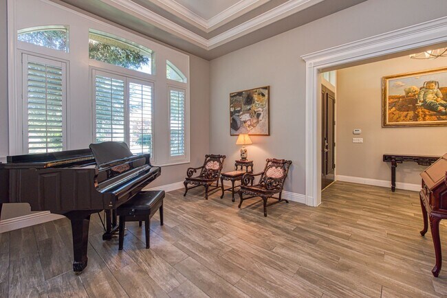 Foto del edificio - Custom home in beautiful St Andrews Green gated community