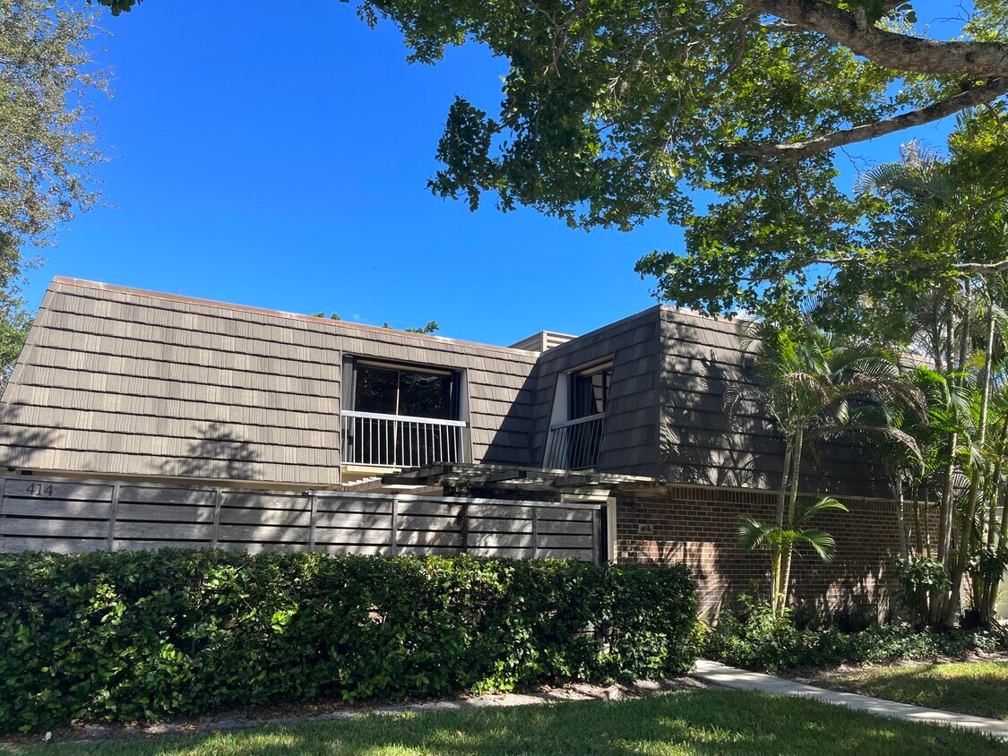 414 4th Terrace, Palm Beach Gardens, FL 33418 Townhome Rentals in