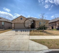 Building Photo - 820 Greenford Mnr