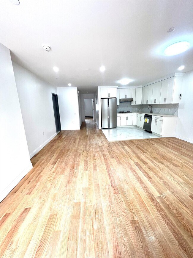 Foto del edificio - 45-36 171st St