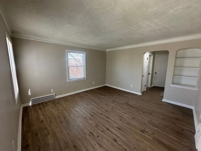 Building Photo - Renovated 3-Bedroom Home – Section 8 Welcome!